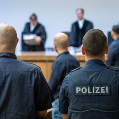 Der Ladenbesitzer steht nun zum zweiten Mal vor Gericht. (Archivbild) Foto: Peter Kneffel/dpa