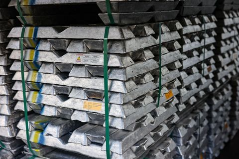 Aluminium hat sich binnen eines Jahres deutlich verteuert, wenn auch nicht so stark wie Wolfram. (Symbolbild) Foto: Jan Woitas/d