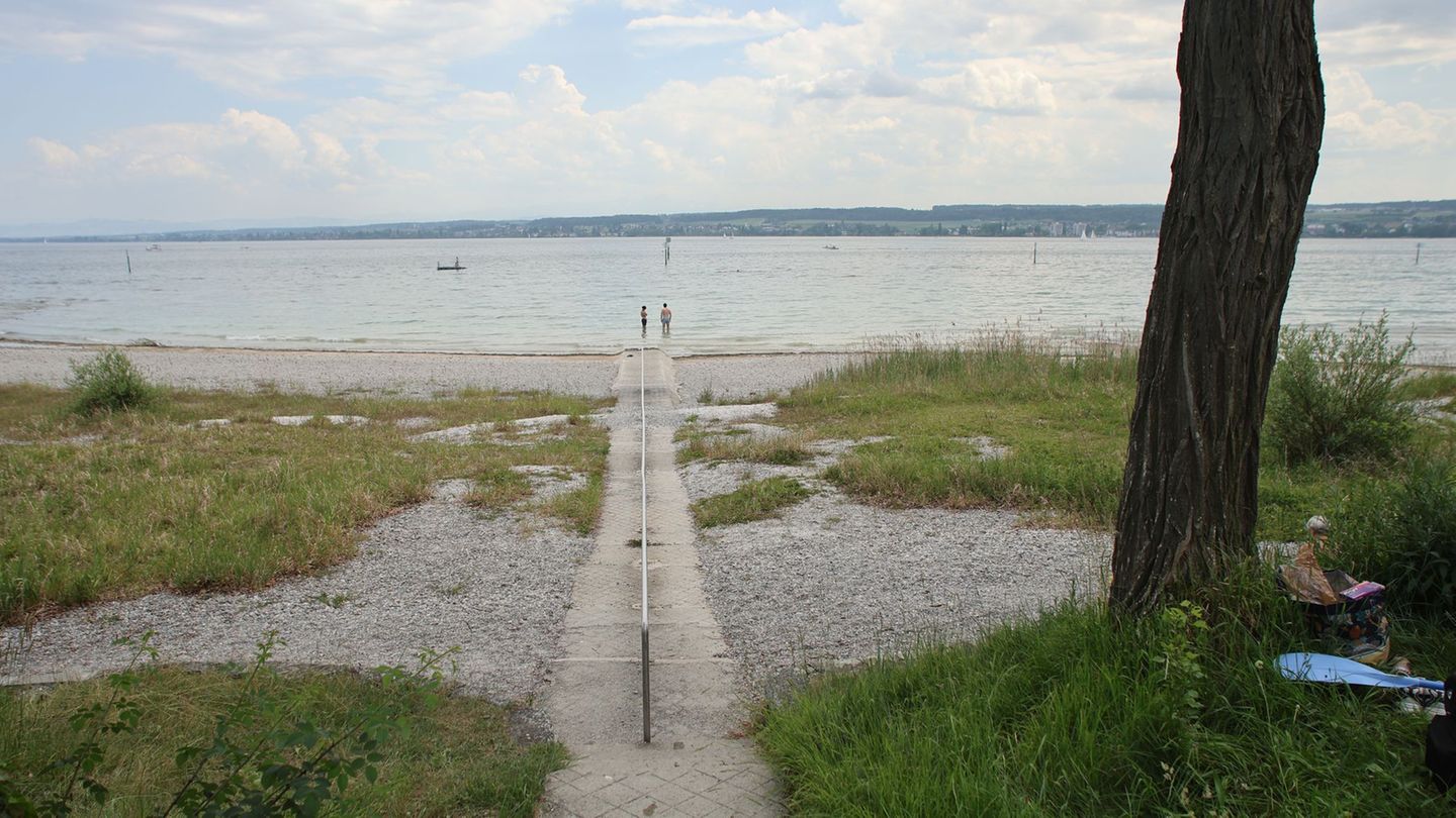 Das Wasser im größten See Deutschlands ist aktuell so niedrig wie selten um diese Jahreszeit. Foto: Oliver Hanser/dpa