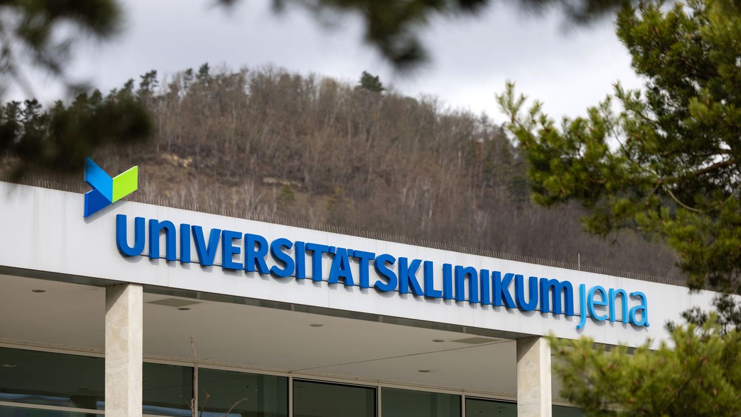 An mehreren Krankenhäusern in Thüringen und Sachsen sind Proteste gegen das geplante Gesundheitssparpaket der Bundesregierung ge