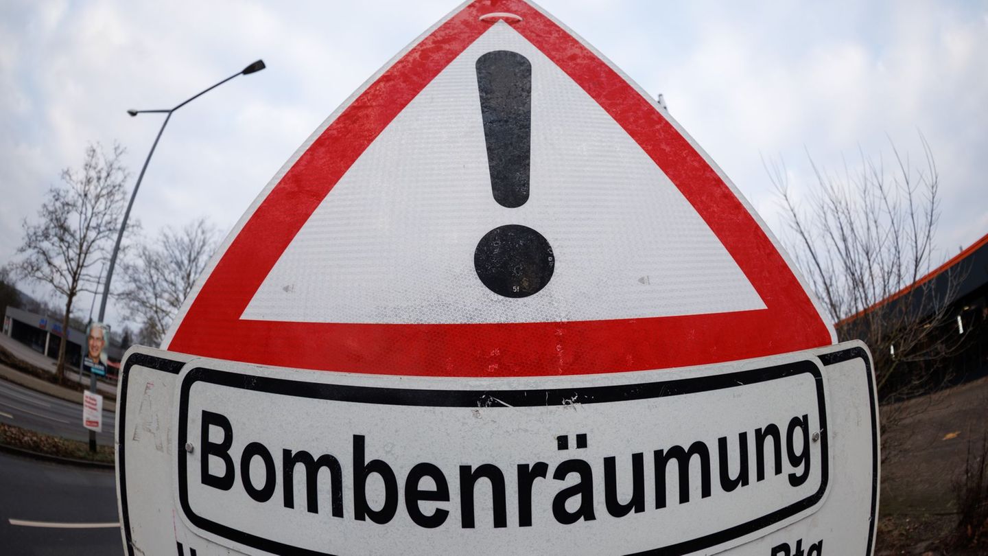 Die Granate wurde kontrolliert gesprengt. (Symbolbild) Foto: Friso Gentsch/dpa