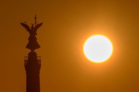 Es bleibt trocken: Der DWD sagt zunächst freundliches Wetter voraus. Am Samstag kommt der ersehnte Regen. (Archivbild) Foto: Soe