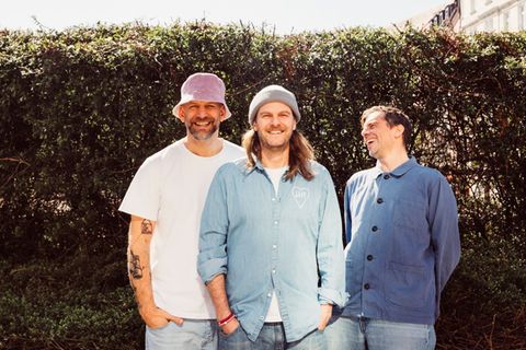 Die Sportfreunde Stiller (von links: Florian Weber, Peter Brugger und Rüdiger Linhof) feiern 30-Jahre-Bandjubiläum.
