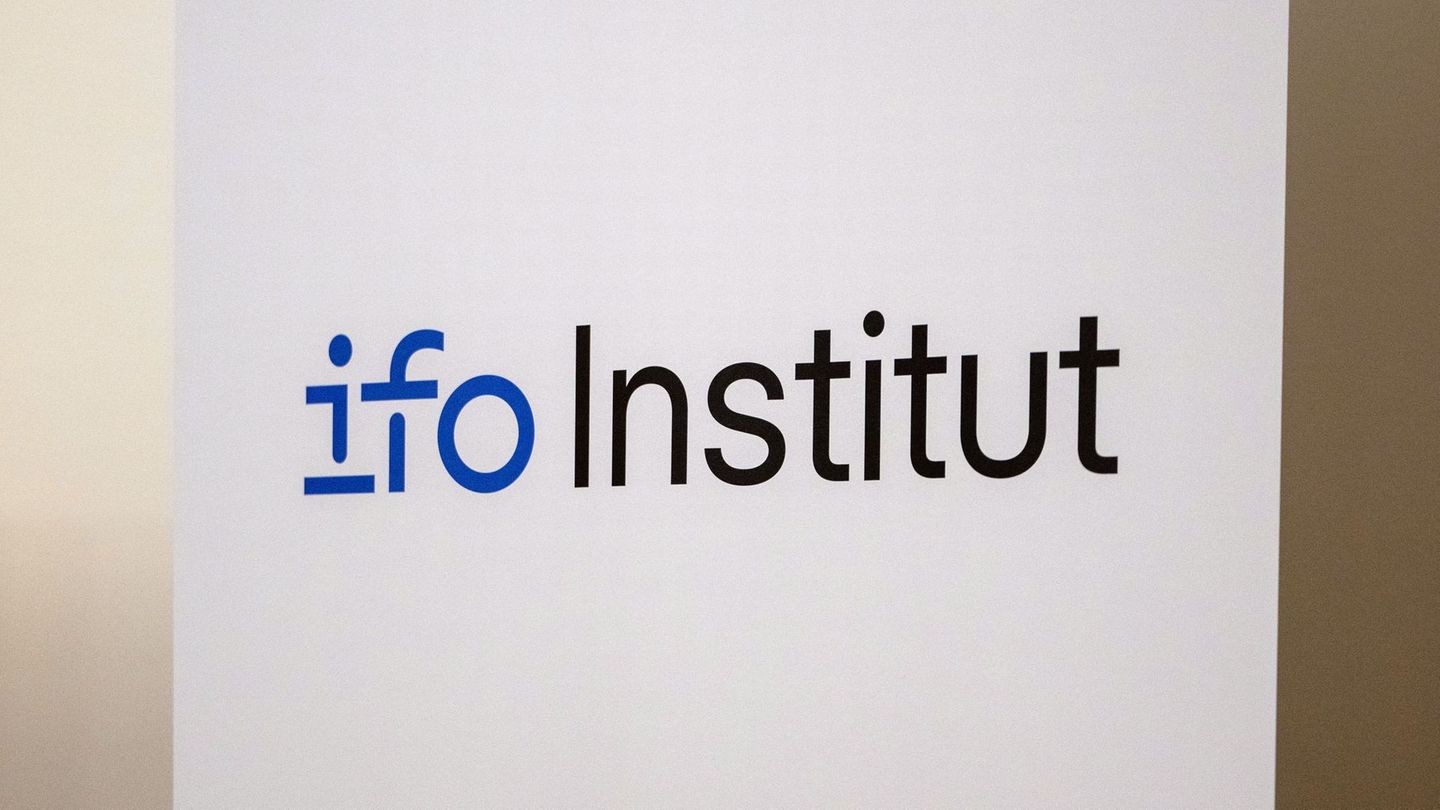 Wirtschaftsexperten des Dresdner ifo-Instituts sehen den Aufschwung Ost wegen zu geringer Investitionen und einem Mangel an Fach