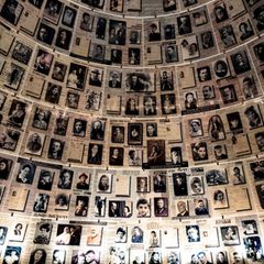 Die Halle der Namen in der Holocaust-Gedenkstätte Yad Vashem in Jerusalem. (Archivbild) Foto: Fabian Sommer/dpa