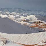 Naturphänomen: Schnee in der Sahara