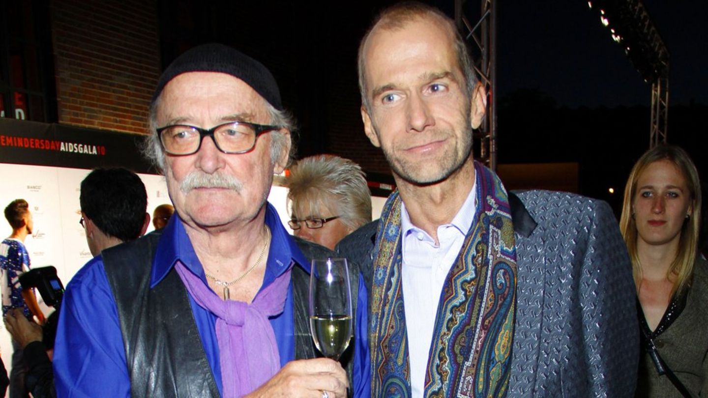 Hans W. Geißendörfer (li.) und Georg Uecker bekommen den NRW-Verdienstorden.