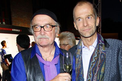 Hans W. Geißendörfer (li.) und Georg Uecker bekommen den NRW-Verdienstorden.