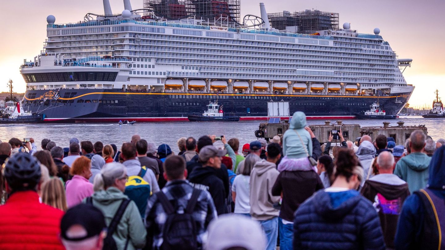 Das Kreuzfahrtschiff „Disney Adventure“ sorgte 2025 für einen Exportschub in Mecklenburg-Vorpommern. (Archivbild) Foto: Jens Büt