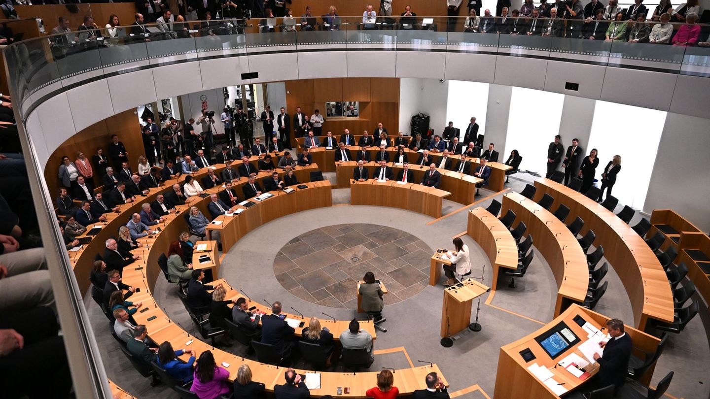 In den Fachausschüssen des Landtages passiert viel inhaltliche Arbeit etwa zu neuen Gesetzen. (Archivfoto) Foto: Jennifer Brückn