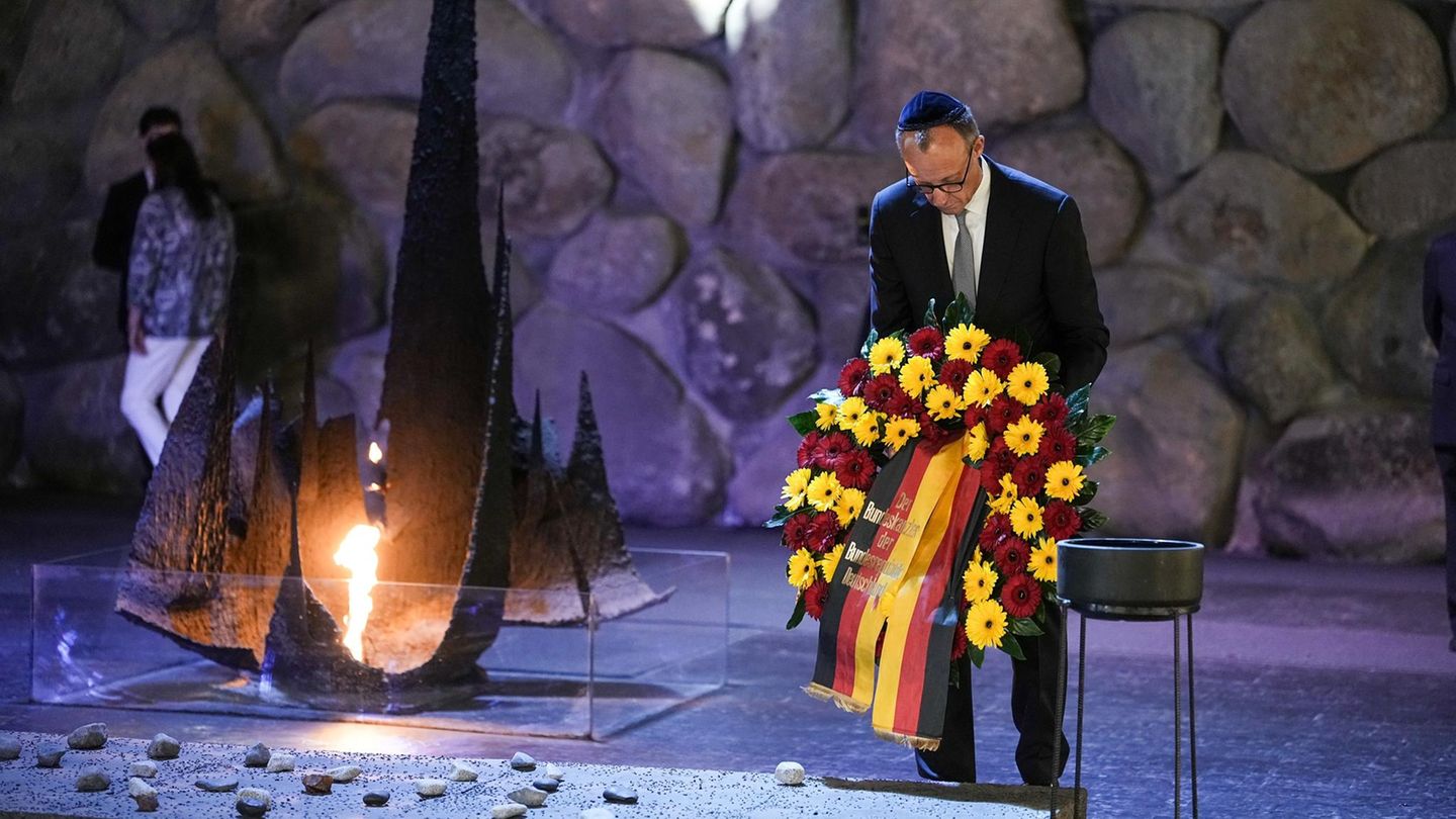 Bundeskanzler Friedrich Merz bei seinem Besuch der Holocaust-Gedenkstätte Yad Vashem in Jerusalem.