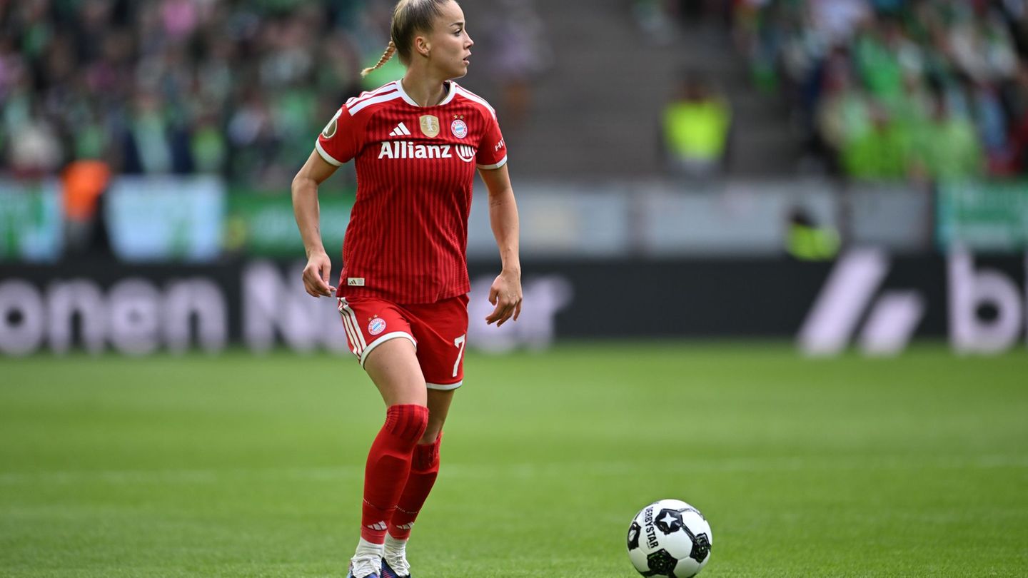 Giulia Gwinn hat zuletzt mit einer Bandage gespielt. (Archivbild) Foto: Fabian Strauch/dpa