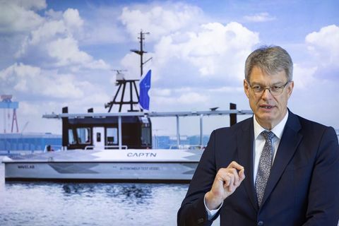 Das Projekt trägt laut Bundesverkehrsminister Patrick Schnieder (CDU) wesentlich dazu bei, den öffentlichen Verkehr auf dem Wass