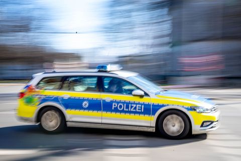 Die Polizei ermittelt nun wegen gefährlicher Körperverletzung. (Symbolbild) Foto: Sina Schuldt/dpa