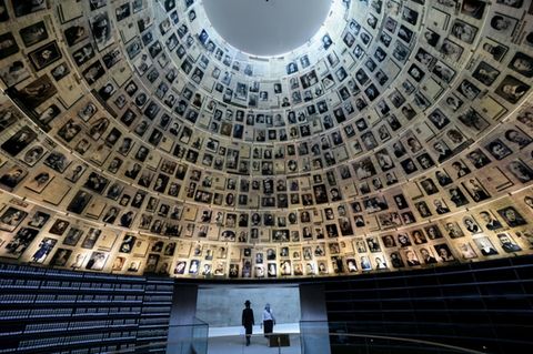 Gedenken an Holocaustopfer in Yad Vashem