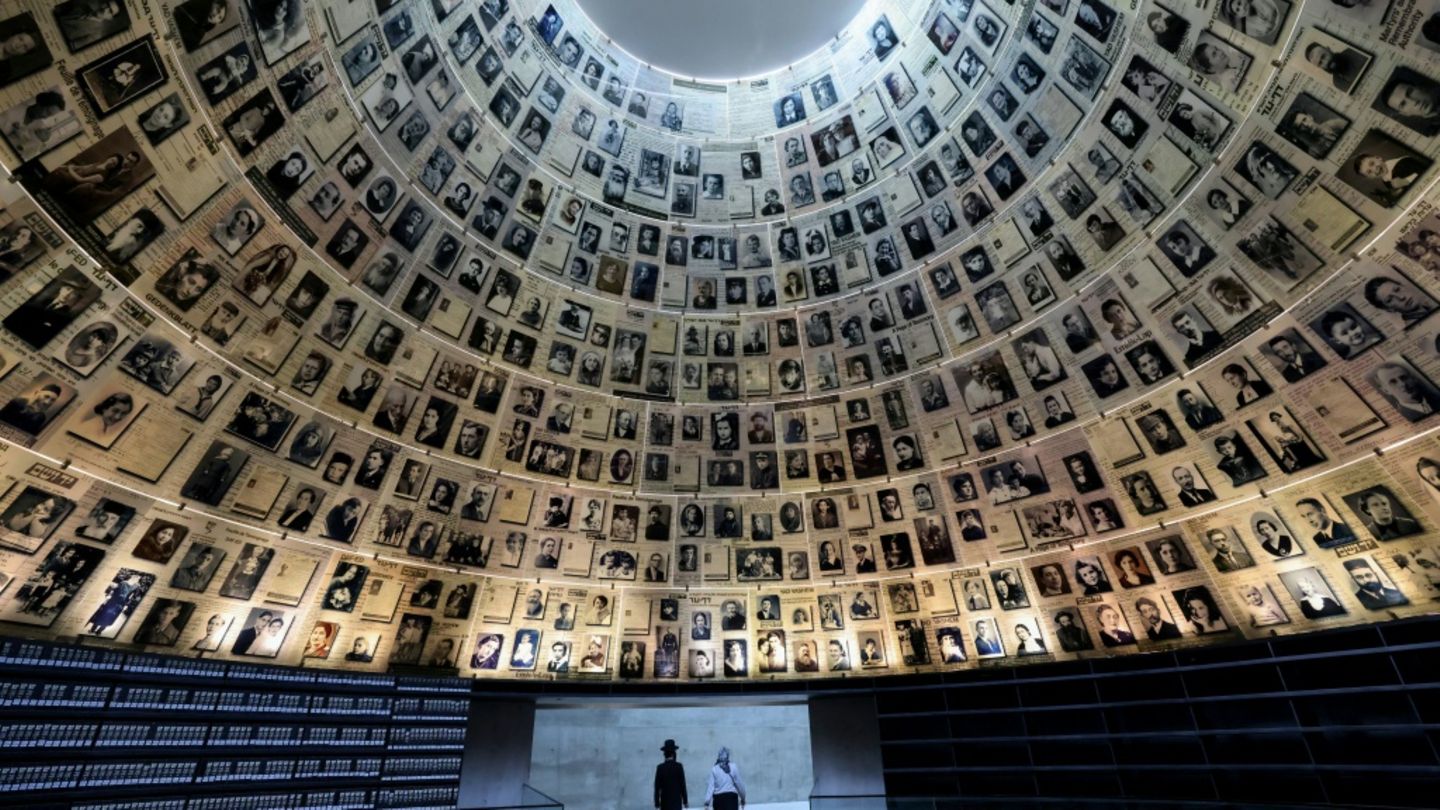 Gedenken an Holocaustopfer in Yad Vashem