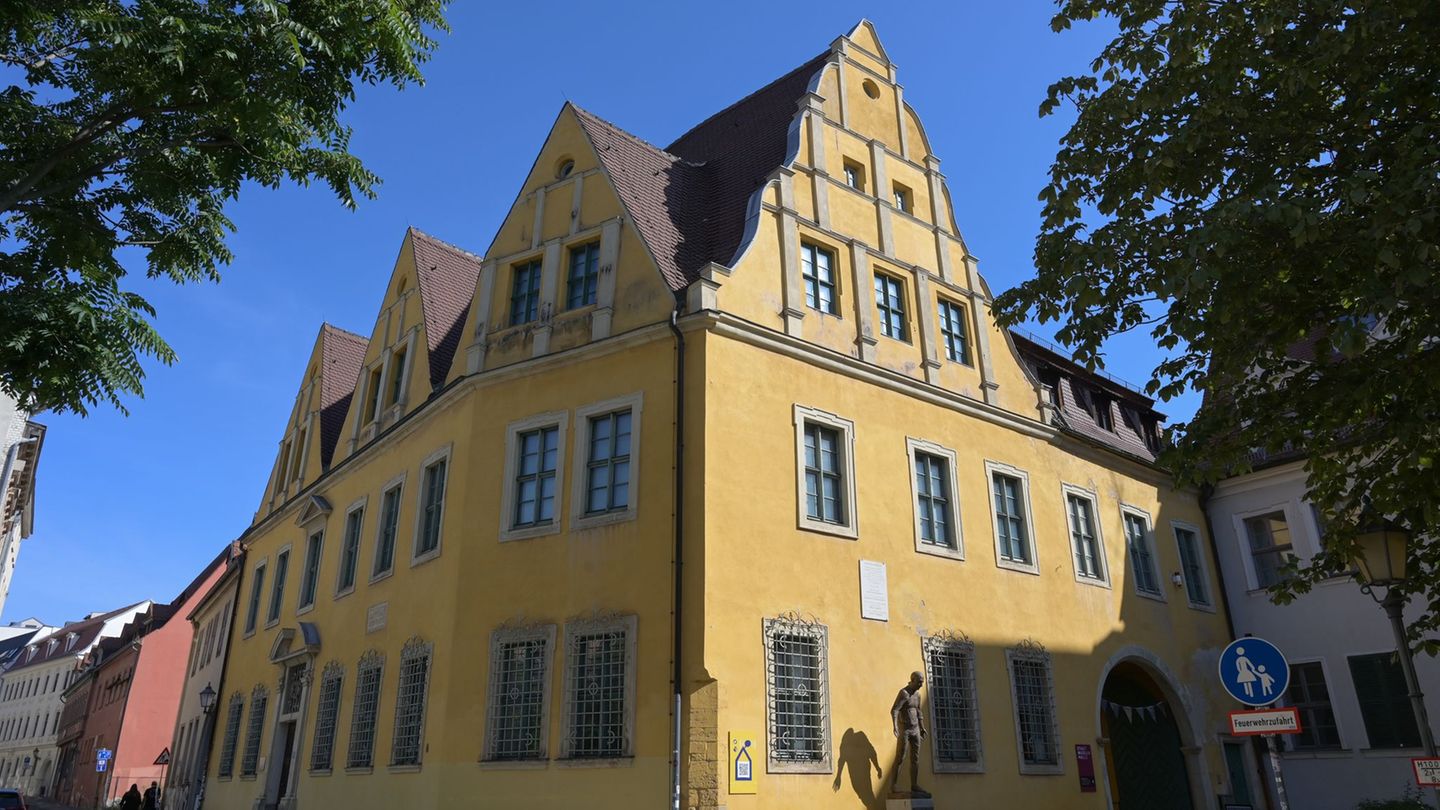 Persönliche Briefe des Hallensers Otto Herrmann aus einem KZ-Außenlager sind nun im Stadtmuseum Halle zu sehen. (Archivbild) Fot