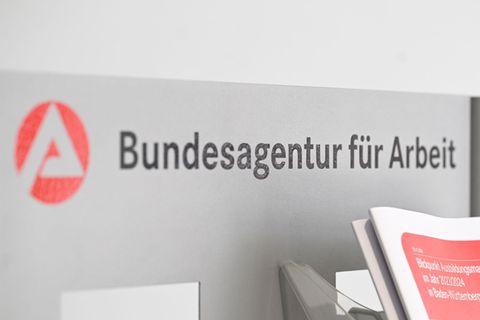 Die Bundesagentur für Arbeit stellt ihre Statistik für den Monat Mai vor (Archivbild). Foto: Bernd Weißbrod/dpa