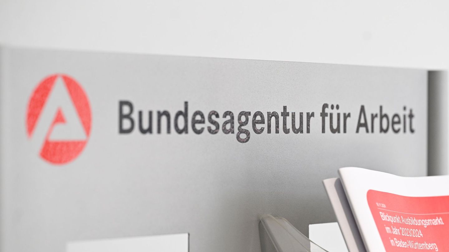 Die Bundesagentur für Arbeit stellt ihre Statistik für den Monat Mai vor (Archivbild). Foto: Bernd Weißbrod/dpa