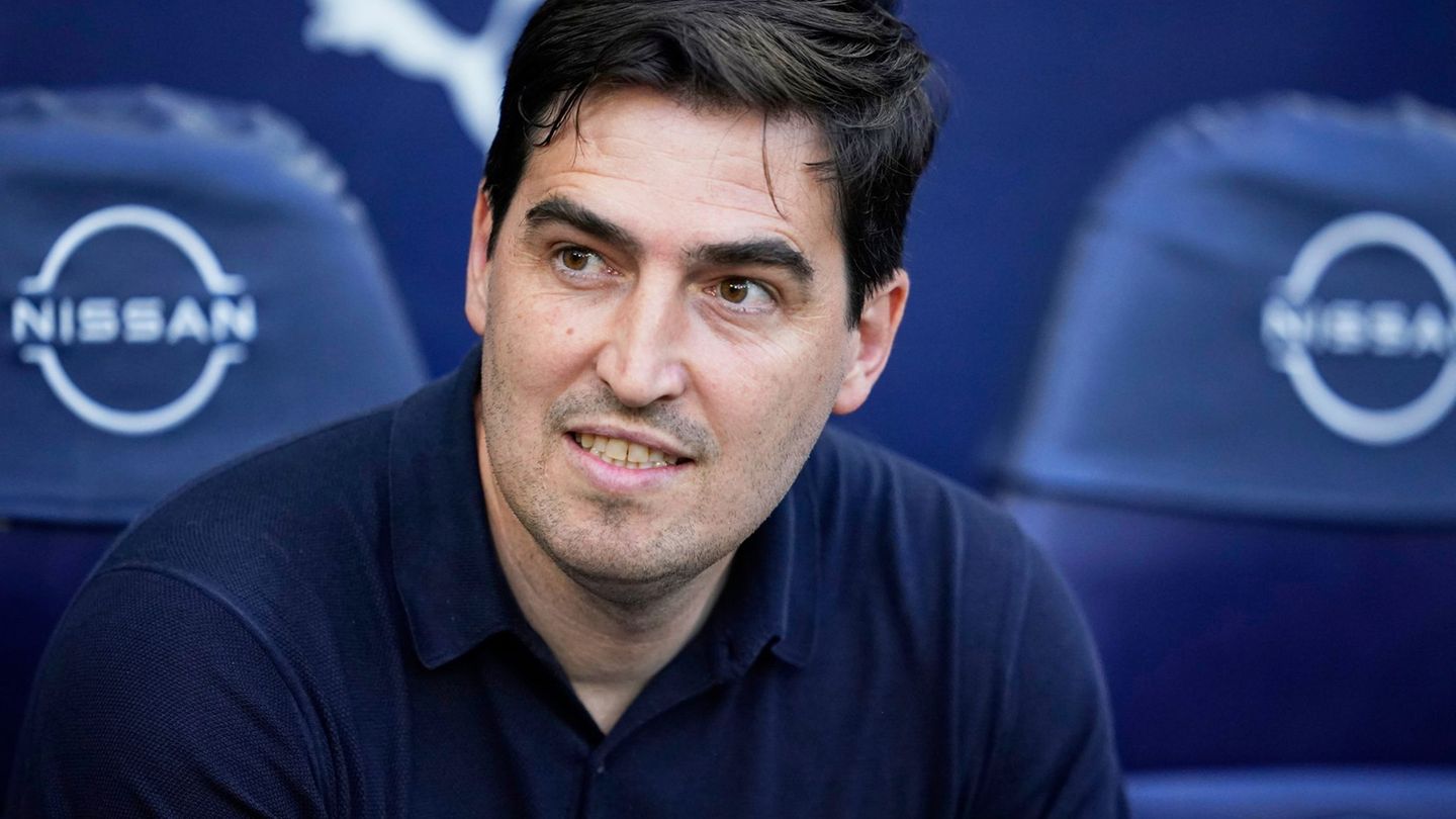 Heißer Kandidat fürs Traineramt bei Bayer Leverkusen: der Spanier Andoni Iraola. (Archivbild) Foto: Dave Thompson/AP/dpa