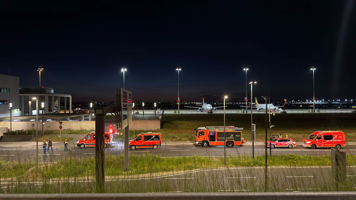 Das Terminal 2 ist gesperrt. Foto: Michael Ukas/dpa