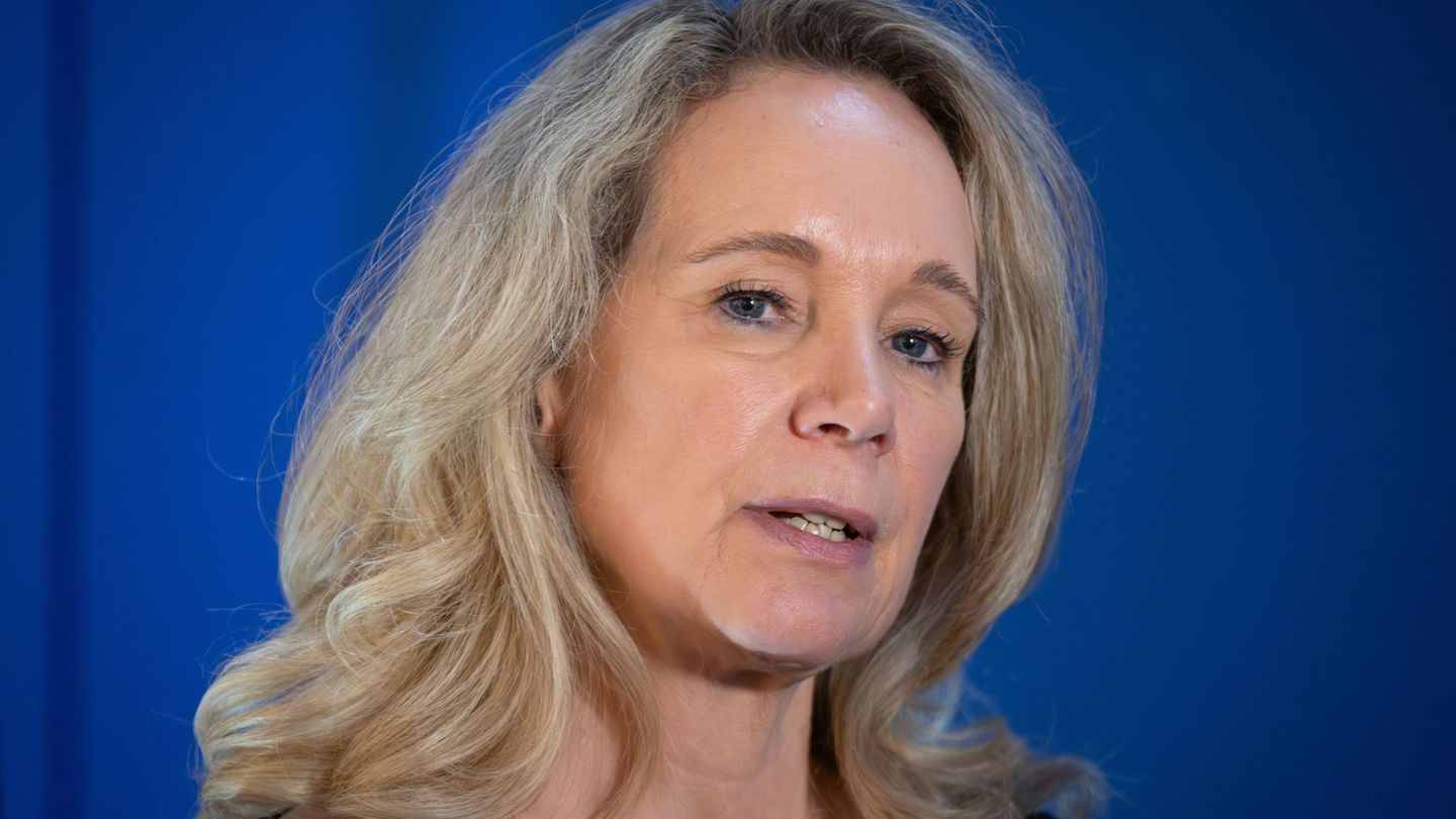 Berlins frühere Kultursenatorin Sarah Wedl-Wilson (parteilos) war im April im Zuge einer Affäre um die Vergabe von Fördermitteln
