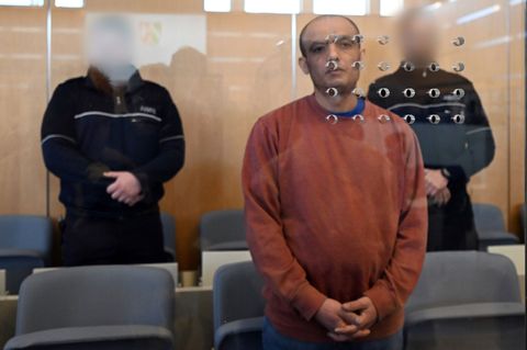 Hat die Tat einem Psychiater gestanden: der Angeklagte. (Archivbild) Foto: Federico Gambarini/dpa