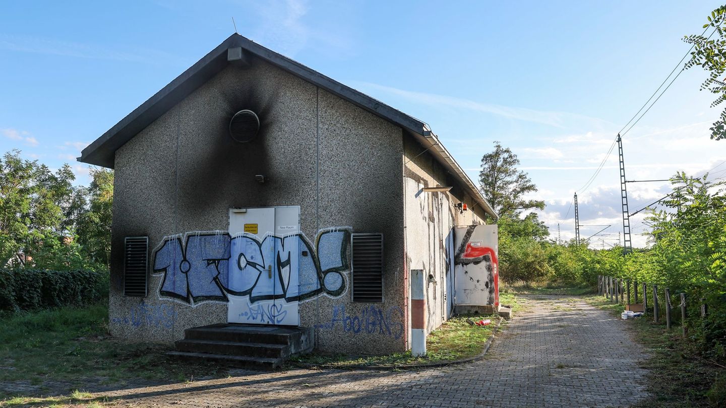 Der Stellwerksbrand hat im September 2025 zu großen Beeinträchtigung auf der Strecke zwischen Magdeburg und Berlin geführt. (Arc