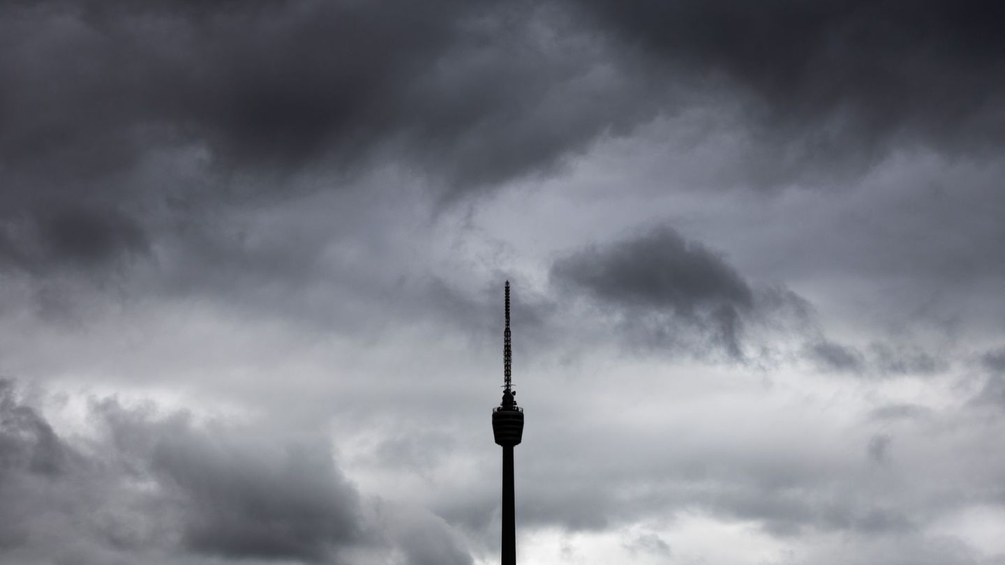 Nach der Hitze folgen die Gewitter. (Archivbild) Foto: Christoph Schmidt/dpa