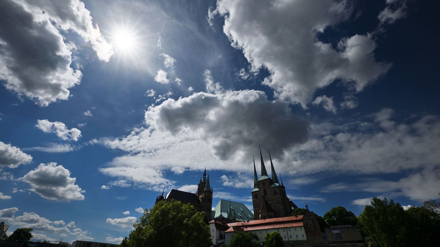 In Thüringen werden zum Wochenende Gewitter erwartet. (Archivbild) Foto: Martin Schutt/dpa