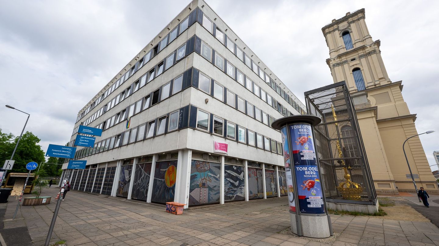 Auch das Potsdamer Rechenzentrum präsentiert sich am „Tag der Baukultur“. (Archivbild) Foto: Soeren Stache/dpa