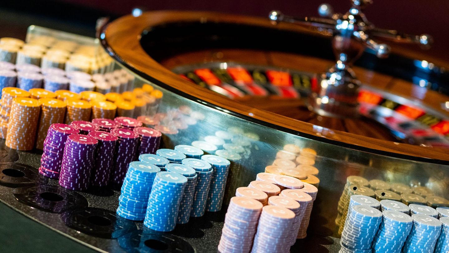 Verdi plant einen Warnstreik in den Südwest-Casinos. (Foto-Archiv) Foto: Philipp von Ditfurth/dpa
