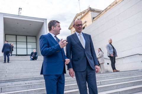 Sachsen-Anhalts Ministerpräsident Sven Schulze weist Spekulationen über eine mögliche Ablösung von Bundeskanzler Friedrich Merz