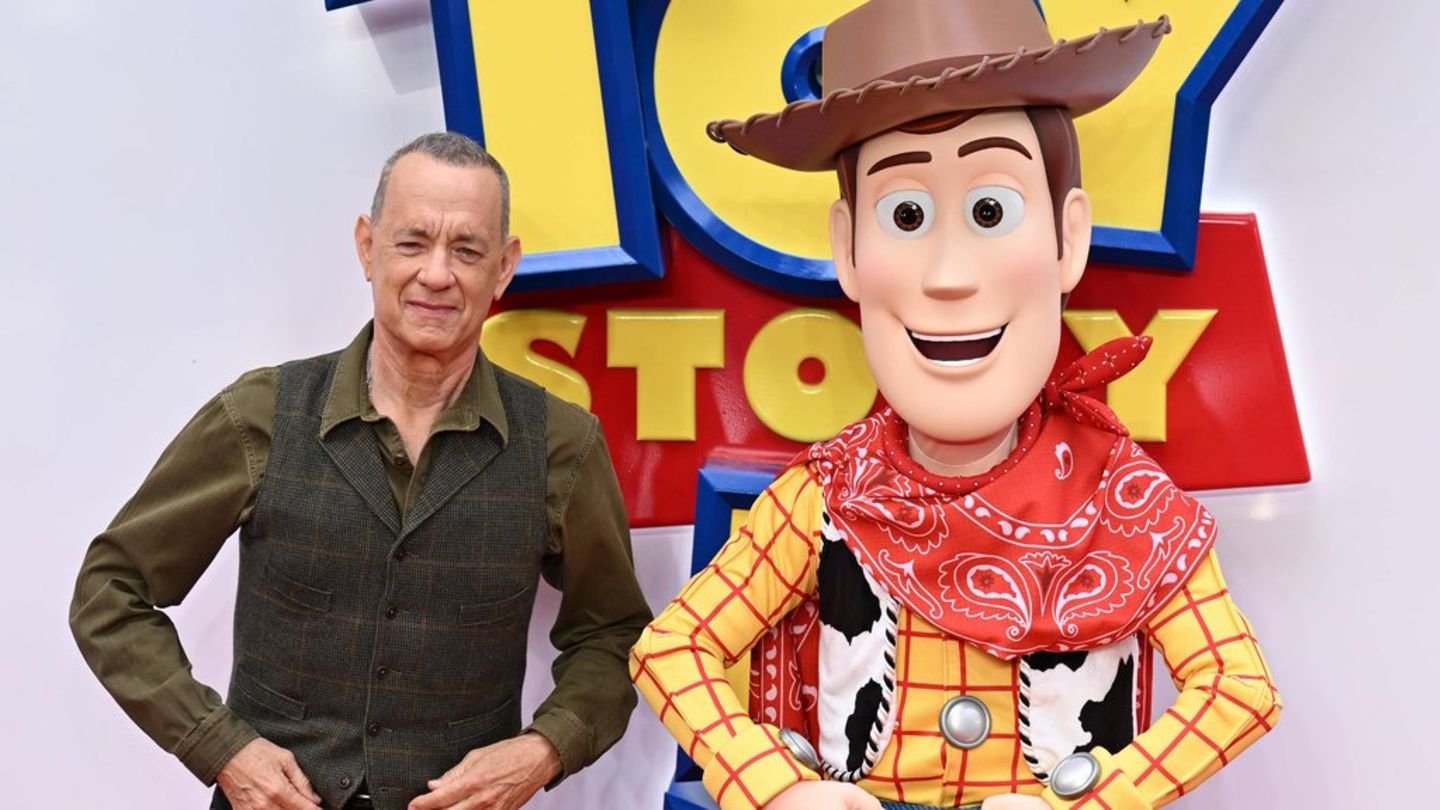 Tom Hanks mit seiner „Toy Story"-Figur Woody.