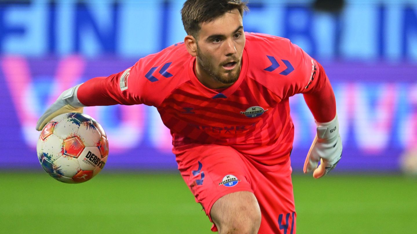 Dennis Seimen schaffte mit Paderborn den Bundesliga-Aufstieg. (Archivbild) Foto: Swen Pförtner/dpa
