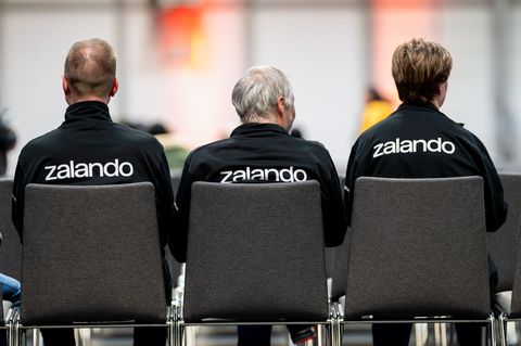 Erstmals Betriebsrat und Management von Zalando in Erfurt in Verhandlungen (Illustration). Foto: Jacob Schröter/dpa