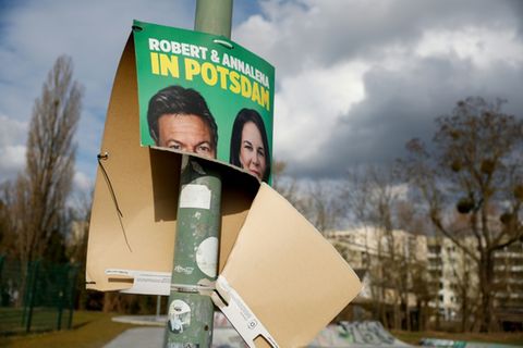 Beschädigtes Plakat der Grünen