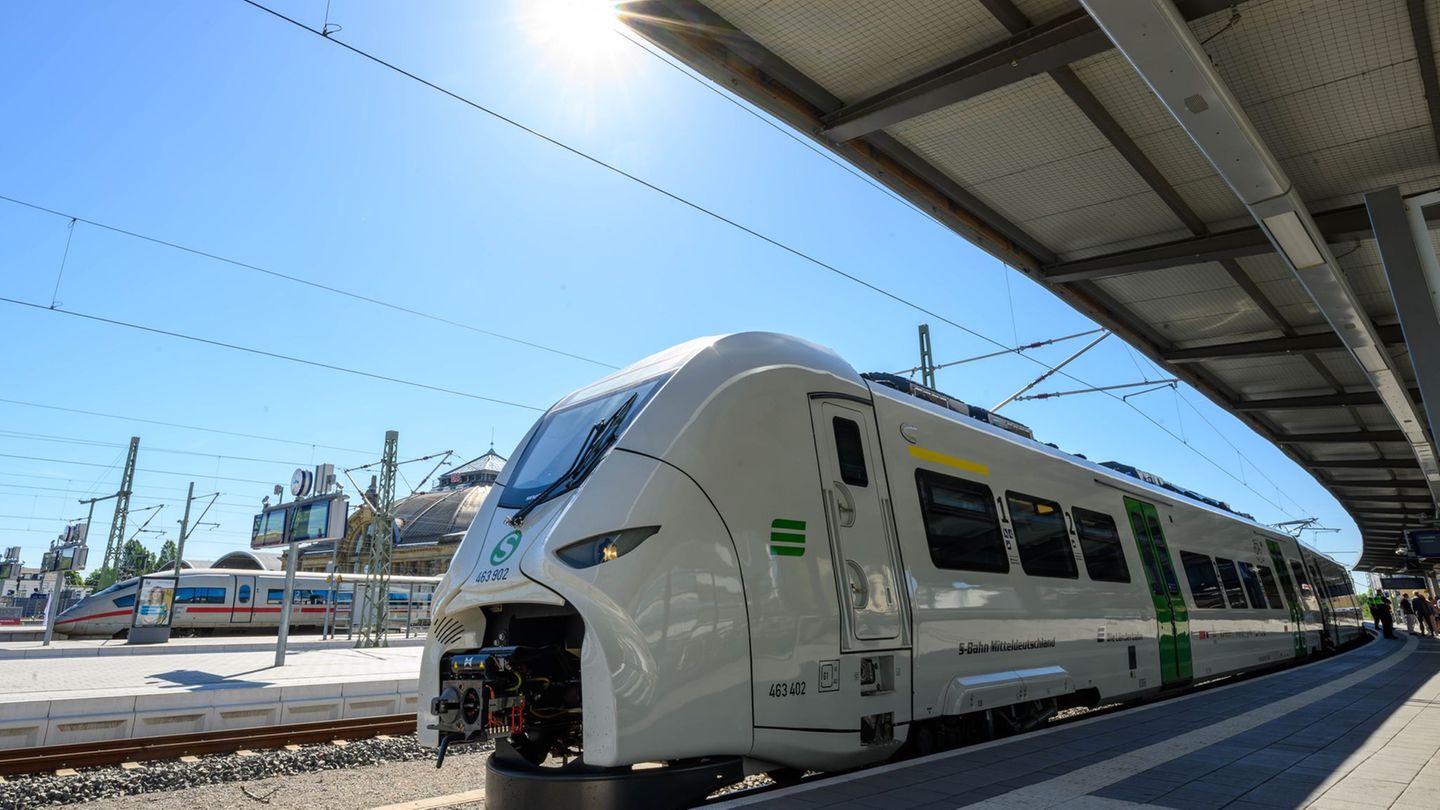 Neue S-Bahn-Züge vom Typ Mireo sollen ab Mitte Juni auf ersten Verbindungen zwischen Halle und Zwickau eingesetzt werden. Foto: