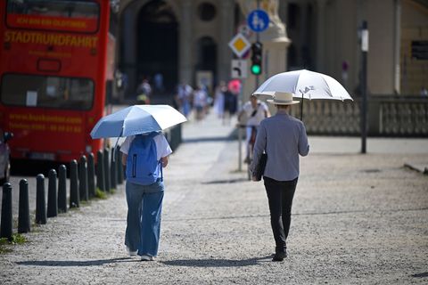 Besonders in den Sommermonaten können laut Gesundheitsministerium Mecklenburg-Vorpommern Extremwetterereignisse, wie anhaltende