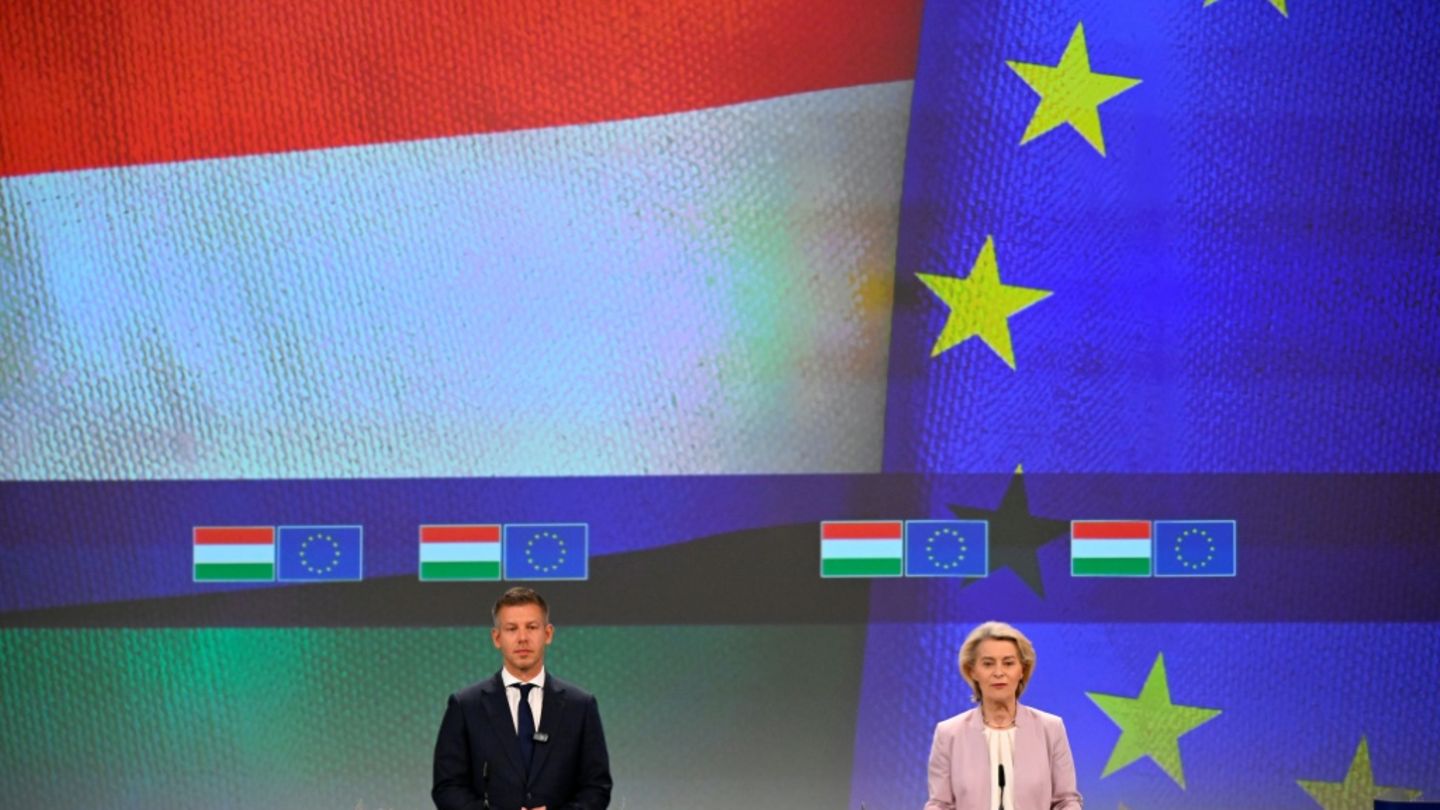 Peter Magyar und Ursula von der Leyen in Brüssel
