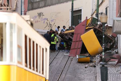 Einsatzkräfte im September 2025 in Lissabon