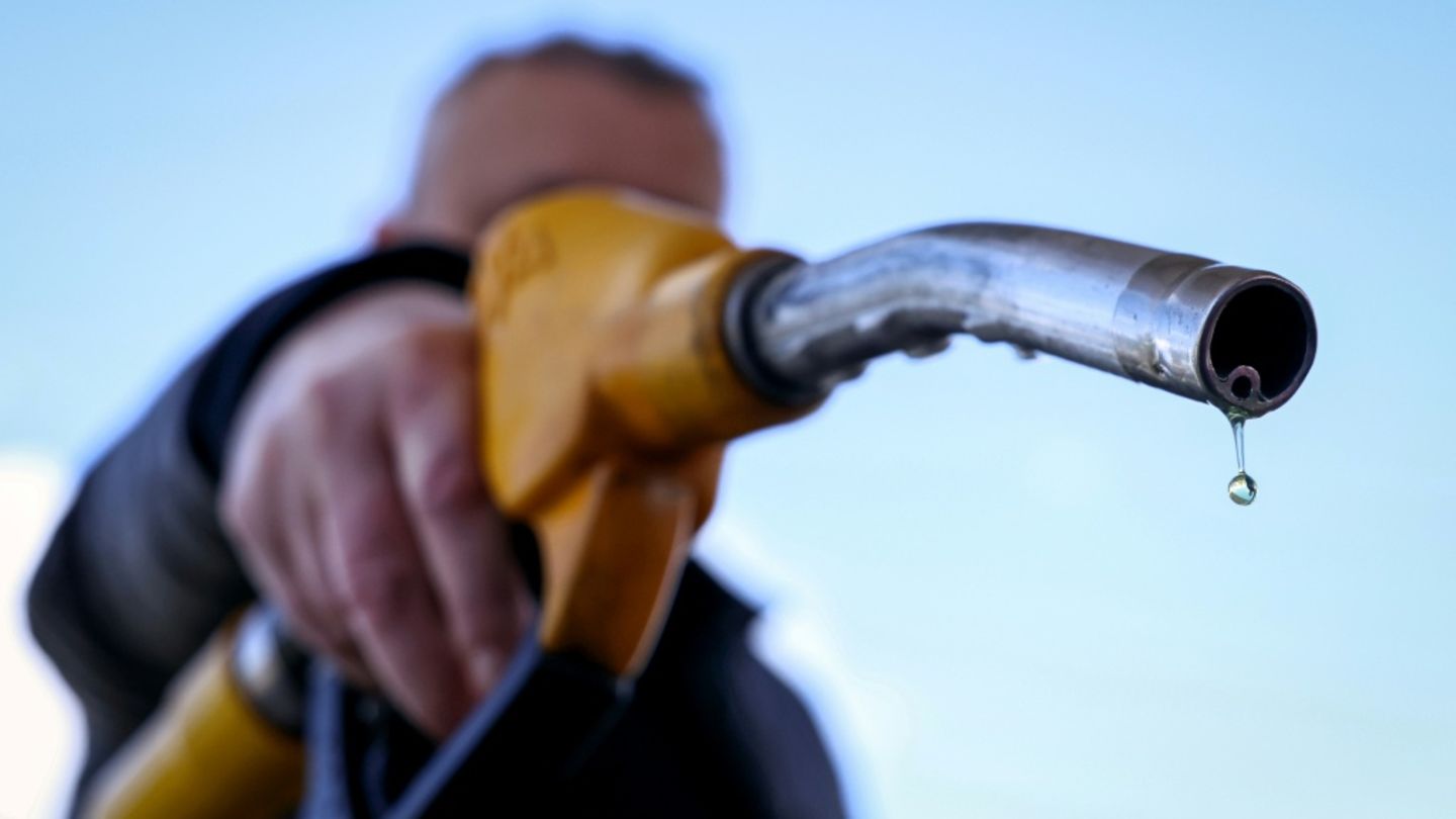 An der Tankstelle