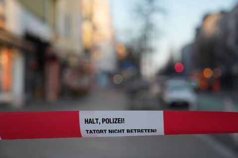 Immer wieder kommt es in Kreuzberg und Neukölln zu Schüssen auf offener Straße. (Archivbild) Foto: Manuel Genolet/dpa