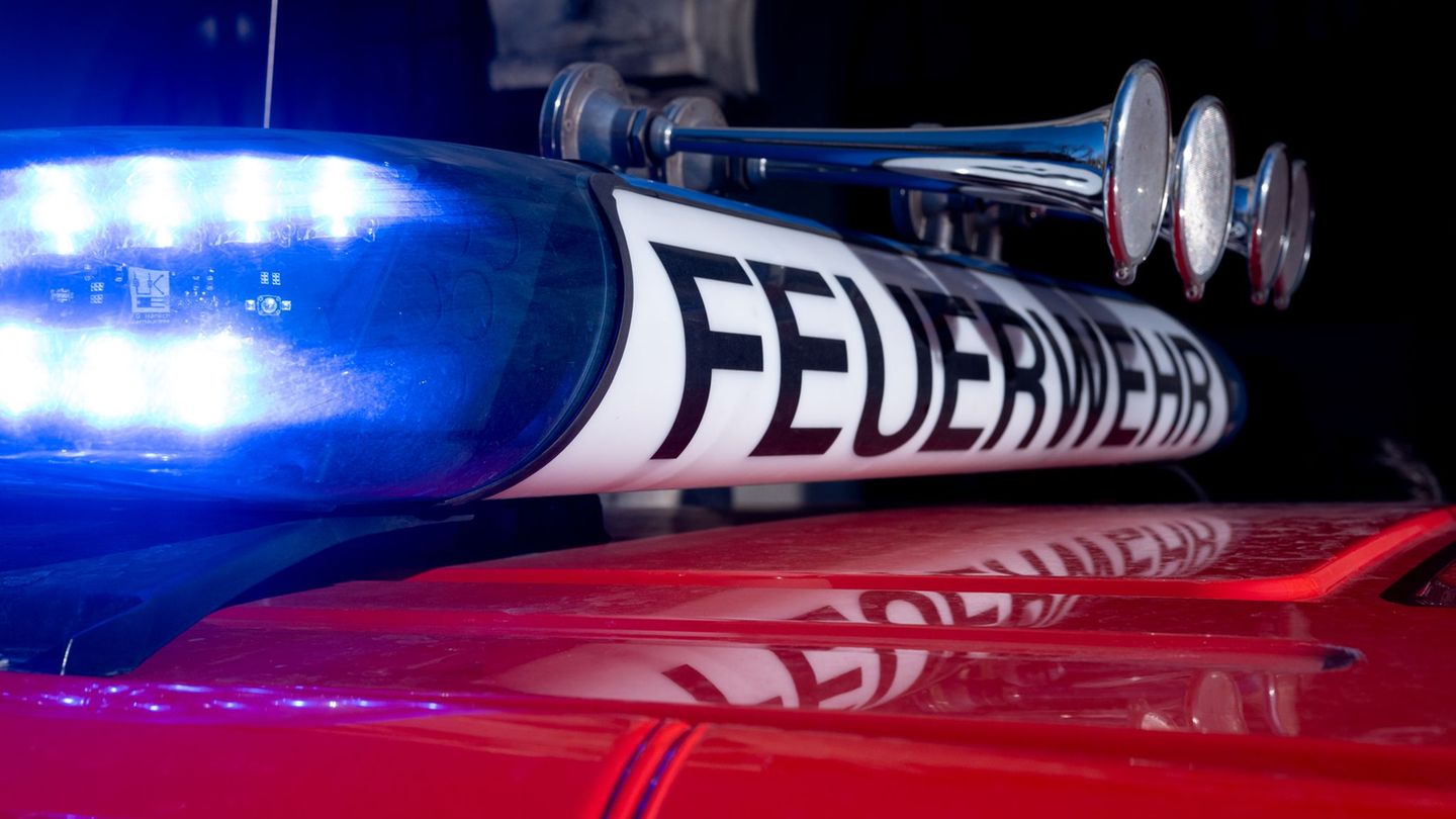In der BRK-Geschäftsstelle Fürth gab es einen Brand im Dachstuhl. (Symbolbild) Foto: Niklas Treppner/dpa