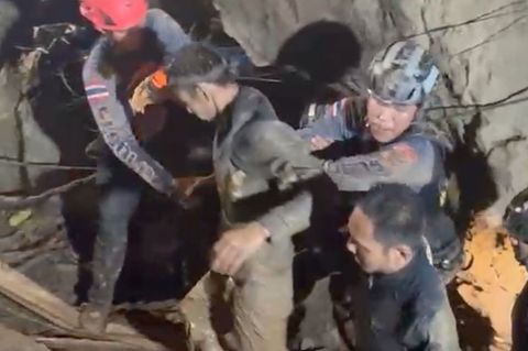 Große Erleichterung in Laos: Der erste der fünf Eingeschlossenen ist in Sicherheit. Foto: -/Association Of Volunteers For Lao Pe