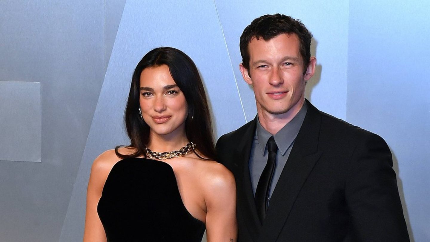 Dua Lipa und Callum Turner sollen laut italienischen Medien bereits in einer Woche heiraten.