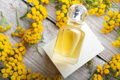 Ein einziger Flakon im Bad reicht nicht mehr: 2026 heißt es, eigene Duft-Kompositionen durch Parfum-Layering selbst zu entwerf