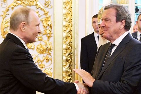 Wladimir Putin und Gerhard Schröder