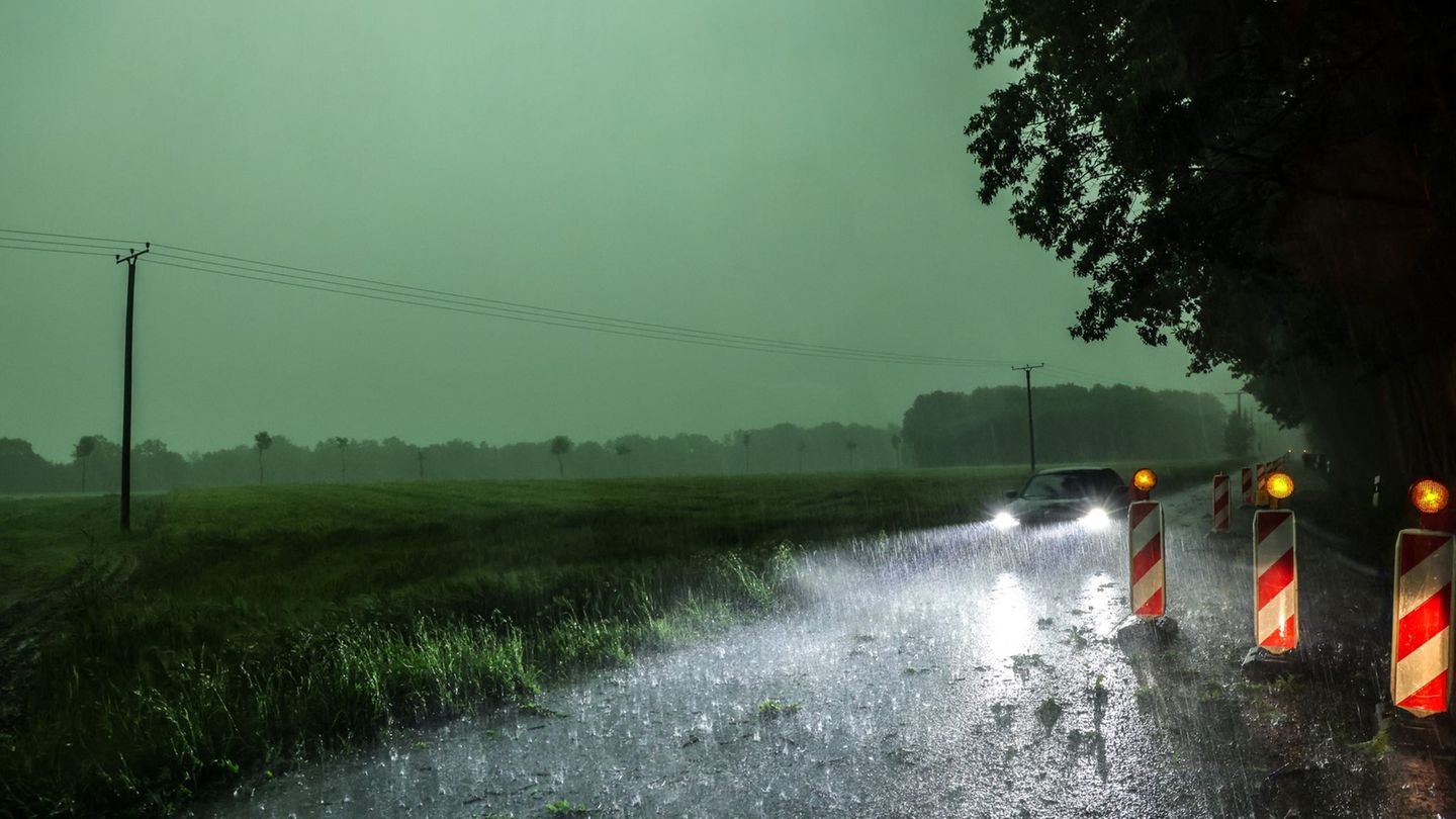 Gewitterfront: Unwetter wütet im Westen Deutschlands