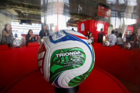 WM-Ball von Adidas